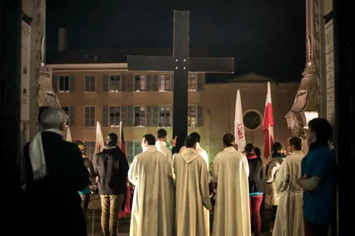 Procession à Lyon pour la Fête des Lumières en décembre 2015.
