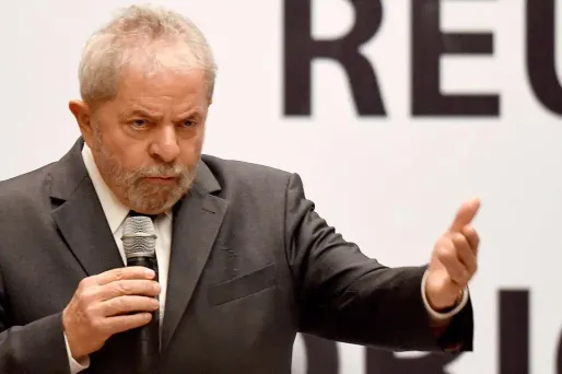 Le parquet de Sao Paulo requiert des poursuites contre l'ex-président Lula