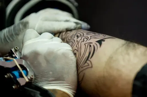 Les chercheurs ont montré que posséder plusieurs tatouages serait moins dangereux pour la santé que de n'en posséder qu'un seul.