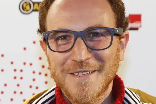 Marius Colucci, le fils de Coluche, se lance dans un spectacle musical humoristique.