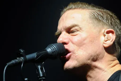 Bryan Adams a eu une mauvaise surprise à l'aéroport.