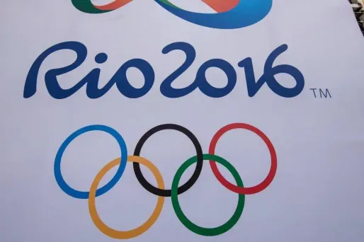 Les athlètes défileront sous la bannière olympique.