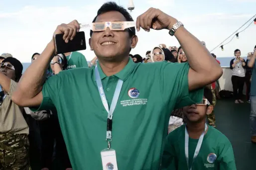 eclipse indonésie 1280