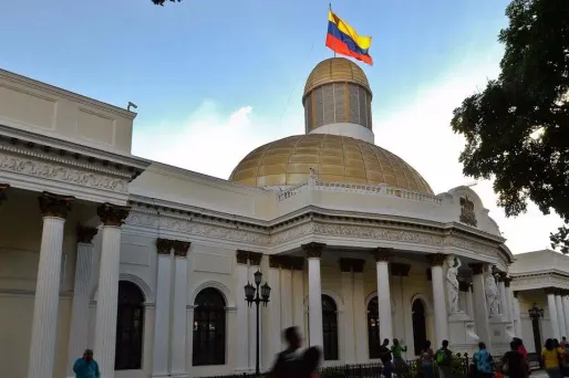 Autrefois riche producteur de pétrole, le Venezuela souffre au quotidien de pénuries qui accentuent l'exaspération populaire.