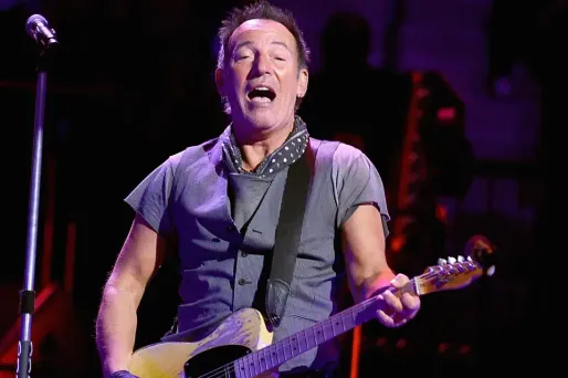 Vidéo : Bruce Springsteen reprend "Purple Rain" en hommage à Prince