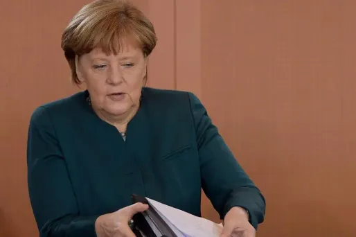 Angela Merkel a accepté la demande de poursuites pénales turques contre un satiriste allemand.