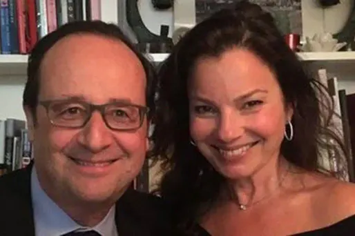 Hollande s'offre un selfie avec "Une nounou d'enfer"