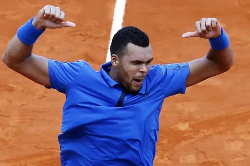 Tsonga part à l'assaut de Federer, vendredi à Monte-Carlo.