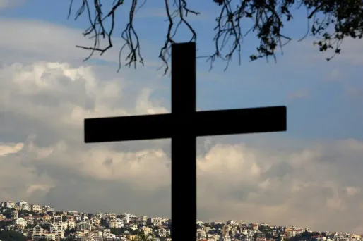 Prêtres à cornes et bénédiction à la balayette : 64 jeunes Italiens accusés de blasphème