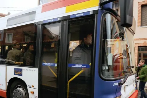 Toulouse : un bus qui roulait au gaz prend feu