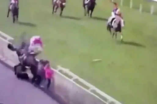 Sur les six personnes concernées par l'accident, seules deux ont été blessées.