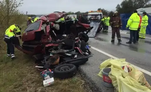 La collision entre les deux voitures près de Figueras a fait sept morts.