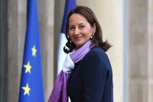 La ministre de l'Environnement et de l'Energie s'est déclarée favorable mardi à la mutation de la centrale nucléaire de Fessenheim (Haut-Rhin).