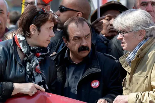 Philippe Martinez, secrétaire général de la CGT (au centre)