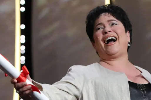 Son rôle dans "Ma' Rosa" tranche singulièrement avec celui qu'elle interpréte dans un soap philippin très populaire : celui d'une femme riche et gâtée.