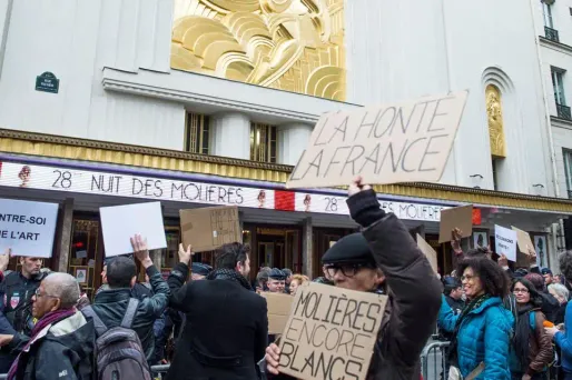 Des intermittents du spectacle manifestent en marge des Molières le 23 mai