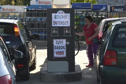 19 préfectures sur 20 dans l'Ouest avaient pris des mesures restrictives limitant la quantité totale autorisée par client.