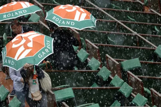 Les matches ont finalement pu reprendre vers 17h30, bien que le signal télévisé n'ait pas été rétabli.