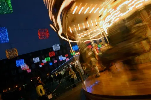 L'accident a eu lieu place des Lices, la plus célèbre place de Saint-Tropez.