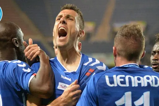 Le Racing possède six points d'avance sur le quatrième, à une journée de la fin