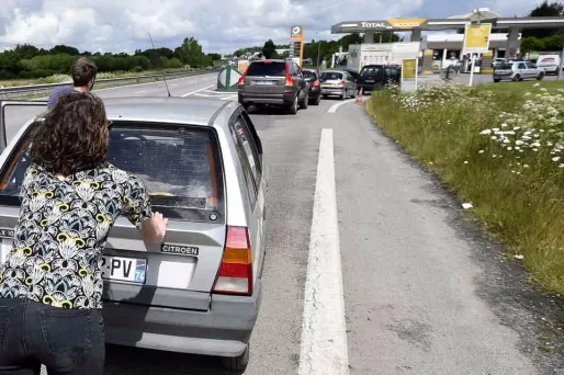 Tous les dépôts pétroliers en France ont été débloqués, sauf un en grève