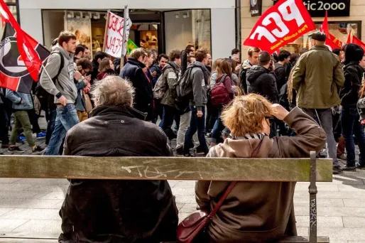 Le 12 mai correspond à la fin des débats à l'Assemblée nationale, avant le vote solennel du 17 mai.