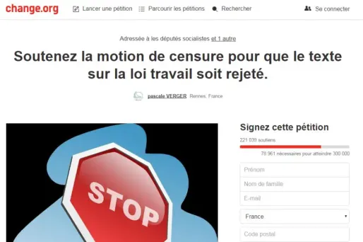 La pétition a recueilli mercredi à 14h 221.000 signatures.