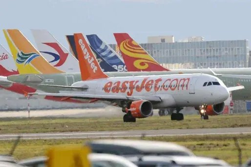27.06.Avion aviation aeroport Easyjet.REMY GABALDA  AFP.1280.640