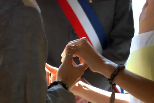 Le Pacs se fera désormais en mairie.