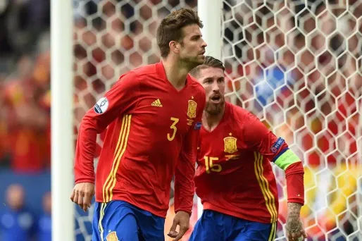 L'Espagne a écrasé la Turquie vendredi soir, et M6 la concurrence.