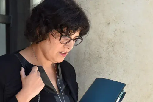 La ministre du Travail, qui n'était pas présente au Congrès des médecins du travail, a défendu sa loi Travail dans une vidéo et s'est fait huer par les participants.