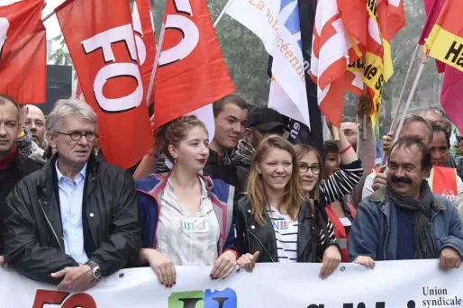 Manifestation interdite : CGT et FO cherchent une "solution" avec Cazeneuve