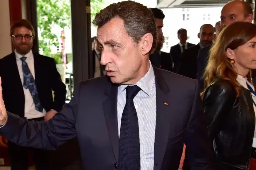 Primaire à droite : candidat ou chef de parti, "aucun mélange des genres" (Sarkozy)