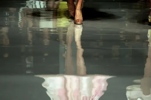 Un agent de mannequins mis en examen pour viols et écroué