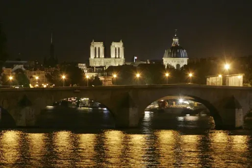 L'accident s'est produit au niveau du pont Royal à Paris.