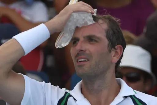 Julien Benneteau s'est qualifié pour le deuxième tour de Wimbledon, lundi