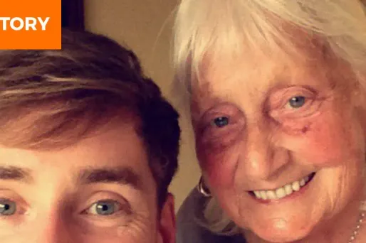 Ben et sa "Nan" posent sur Twitter