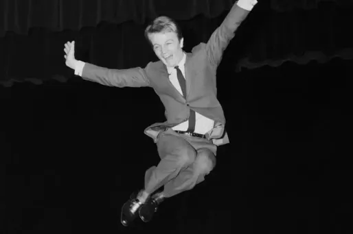 Des boots de Claude François vendues aux enchères à Honfleur