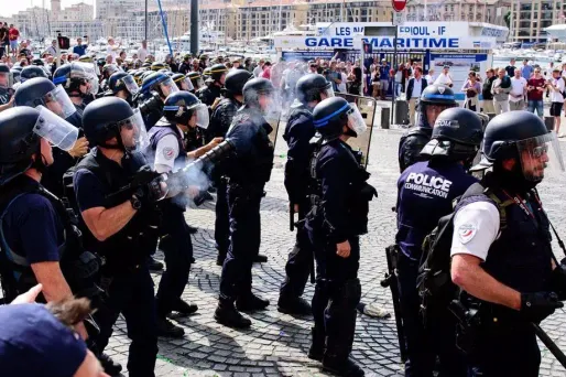 Euro 2016 : 30 mois de prison ferme requis contre un supporter russe après les violences à Marseille