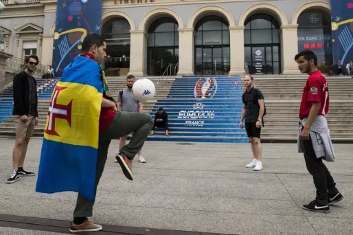 Euro 2016 : des armes exposées à Saint-Étienne jugées malvenues