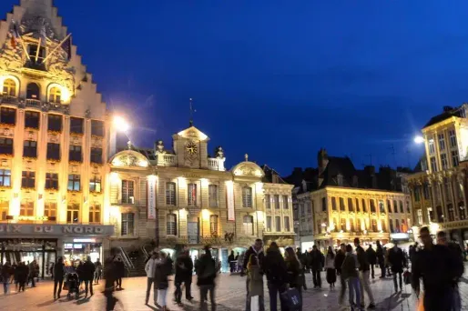 Supporter à Lille, aux abords de la Gare Lille Flandres