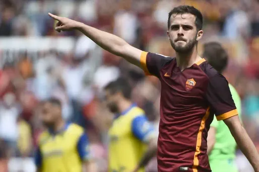 13.06.Pjanic As Roma.FILIPPO MONTEFORTE  AFP.1280.60