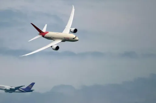 Contrôleurs aériens : FO et la CFDT lèvent à leur tour le préavis de grève