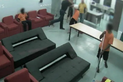 Des détenus mineurs violentés par des gardiens : la vidéo qui horrifie l'Australie