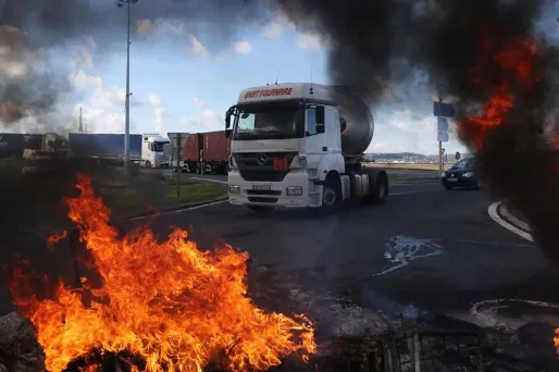 Au Havre, les blocages continuent.