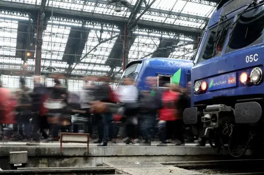 Loi Travail : trafic perturbé en gare de Lyon à cause de manifestants sur les voies