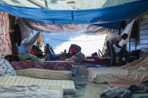 Paris : début de l'évacuation du campement de migrants d'Eole