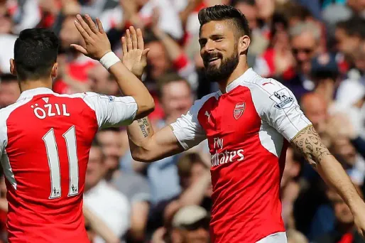 Özil s'est gentiment (vraiment ?) moqué d'Olivier Giroud sur Instagram.