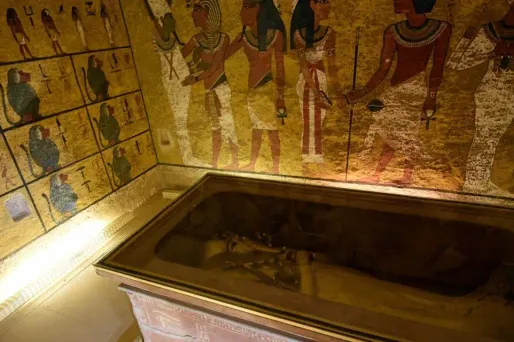 Le mausolée recelait de plus de 5.000 objets intacts, vieux de 3.300 ans.