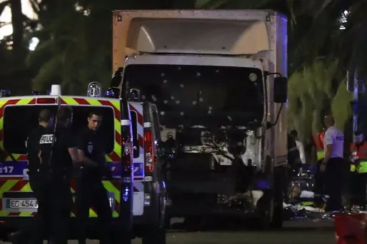 Attentat à Nice: la section antiterroriste du parquet de Paris se saisit de l'enquête (parquet)